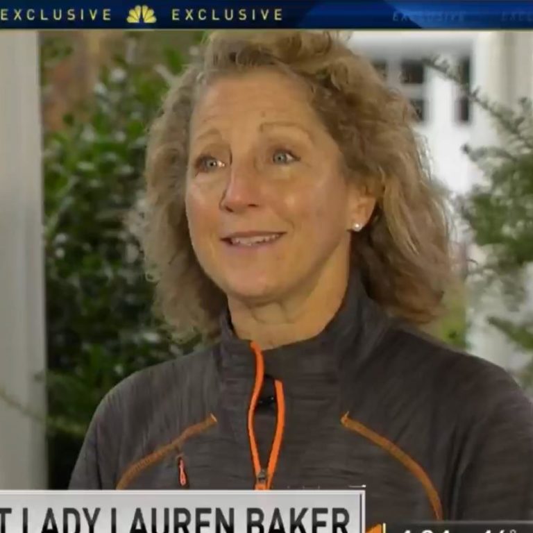 Image of woman smiling - Lauren Baker.